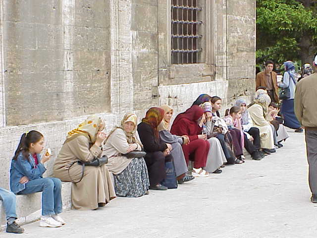 	Waiting outside shrine	Shrine of Mevlana	Konya